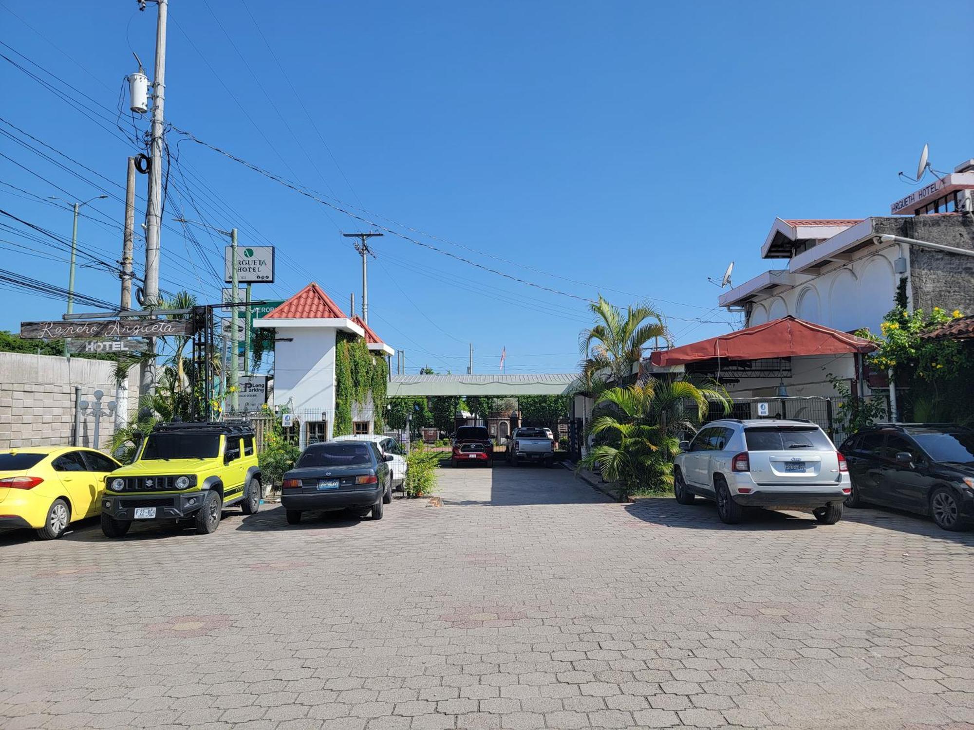 Argueta Hotel San Luis Екстер'єр фото
